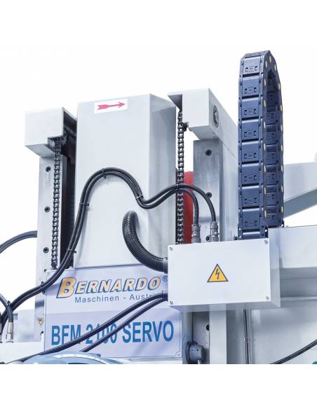 Masina de frezat cu batiu Bernardo BFM 2100 Servo cu indicator de pozitie 3-axe ES-12 H